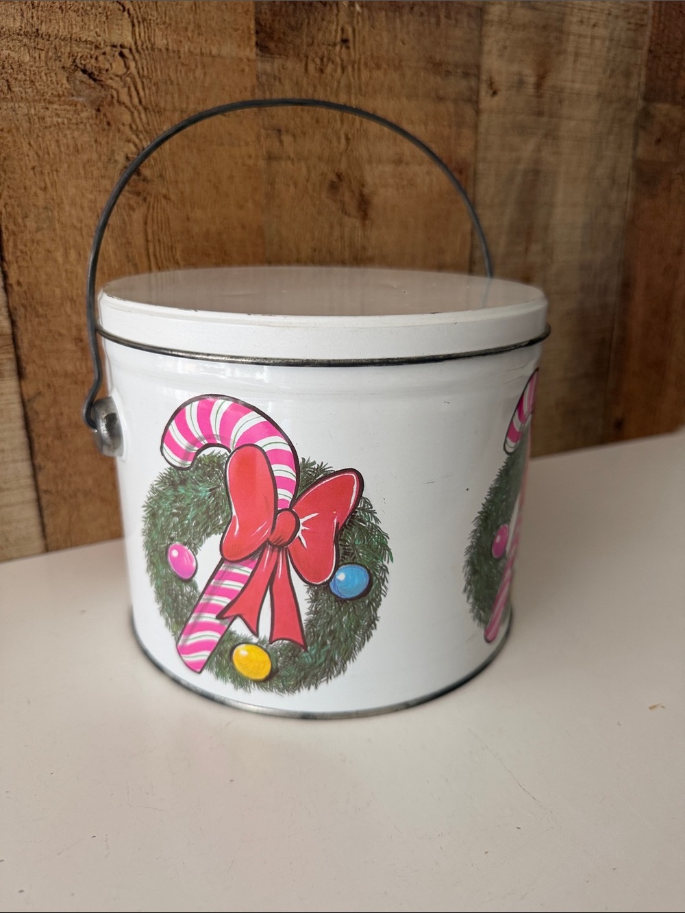 VTG Deco Tin White Holiday Candy Cane Wreath Tin with Handle